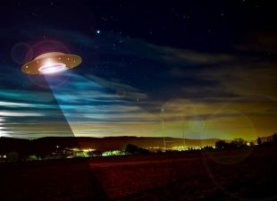 Американцы сообщили об НЛО в небе над Нью-Йорком