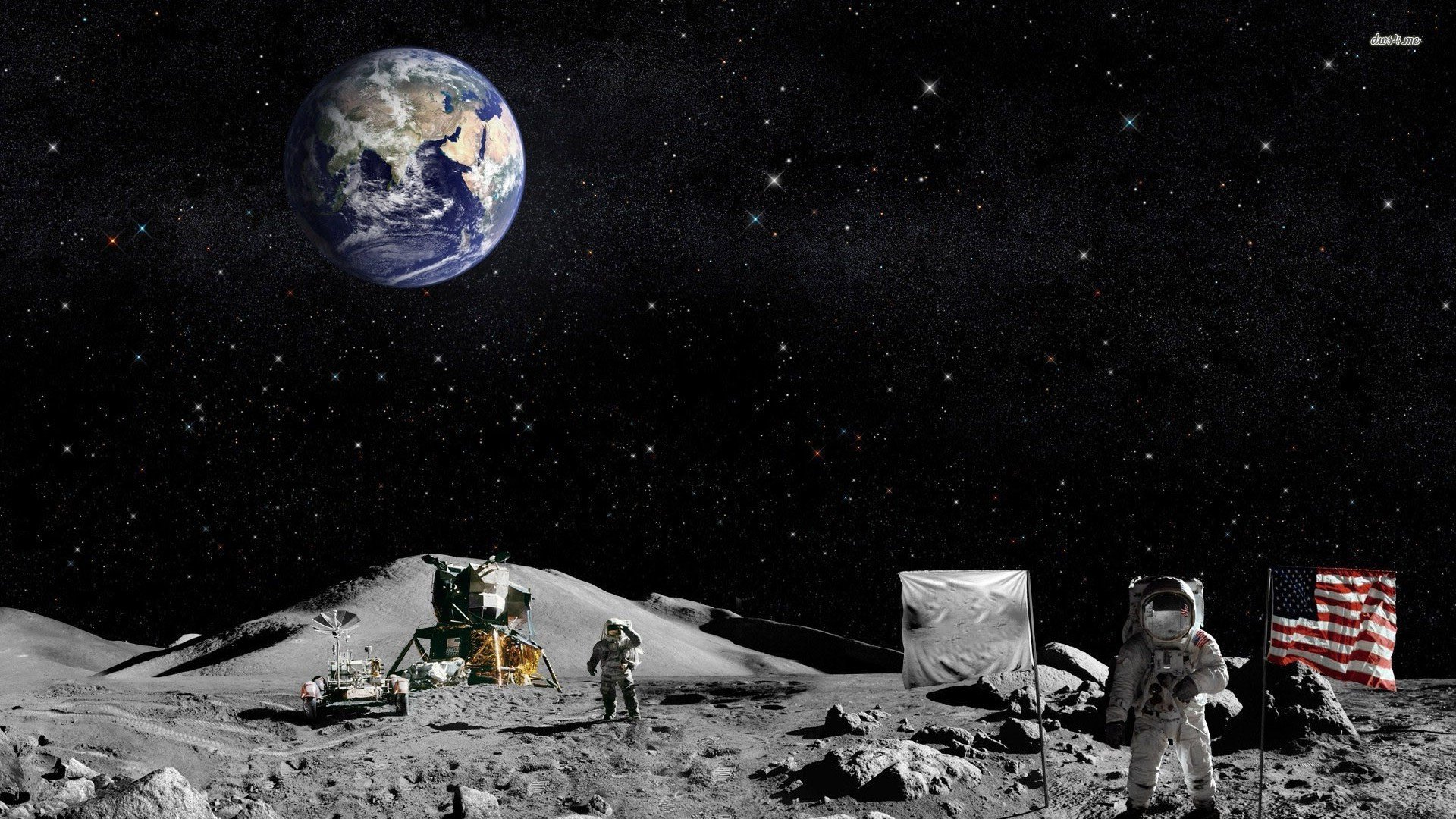 Советские космонавты первыми побывали на Луне
