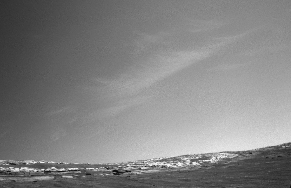 Марсоход Curiosity запечатлел марсианские перистые облака