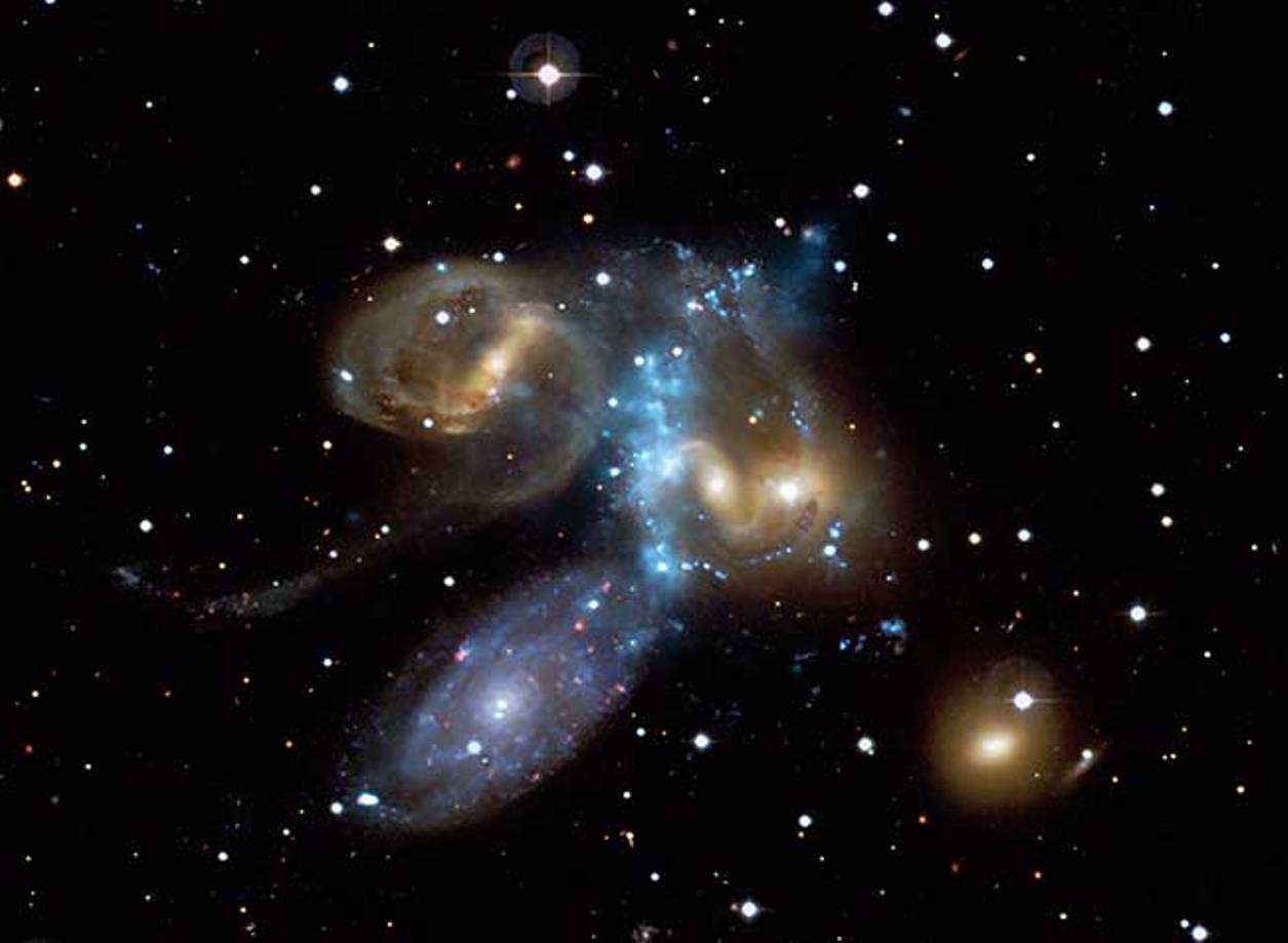 Астрономы запечатлели галактику-медузу