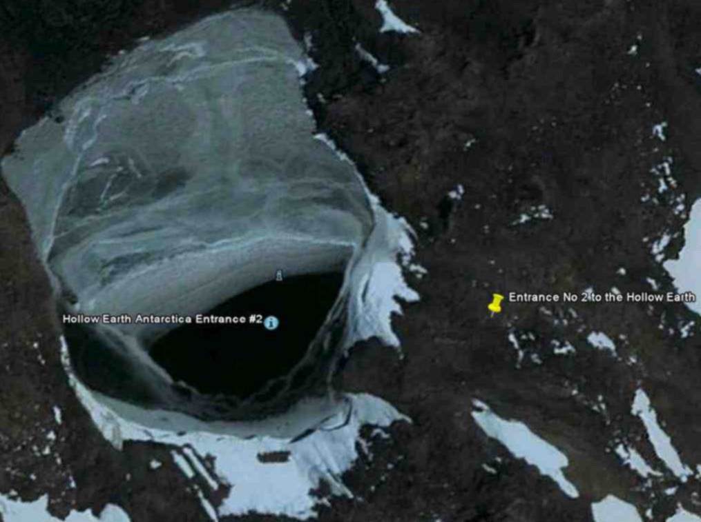 Колоссальных размеров НЛО пробило в Антарктиде дыру