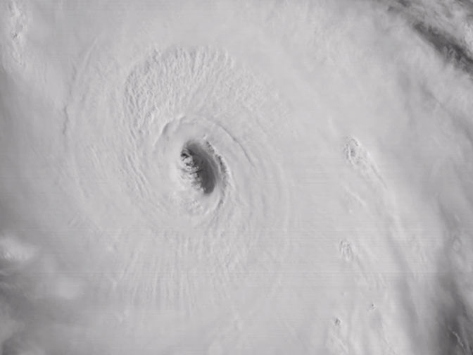 НАСА показало, насколько убийственно выглядит ураган «Ирма» из космоса