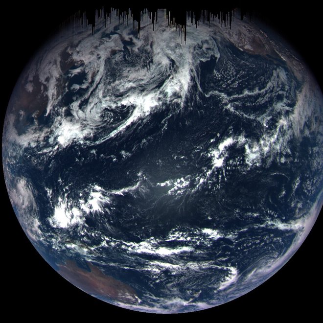 Сияние Земли в объективе астероидного зонда НАСА