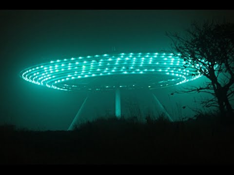 Охотник за НЛО поделился необъяснимым видео с ползучим кораблем пришельцев