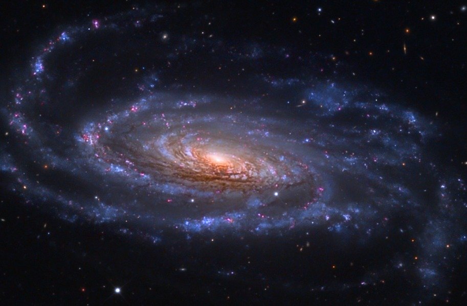 На «задворках» спиральных галактик происходят регулярные слияния черных дыр – космологи