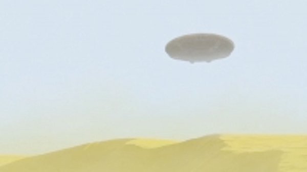 Турист из Германии засек очень необычную летающую тарелку, маячившую над Сахарой