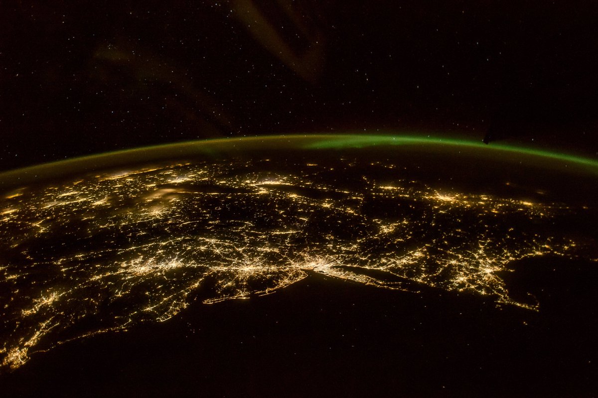 Космонавт сфотографировал незабываемое северное сияние с борта МКС