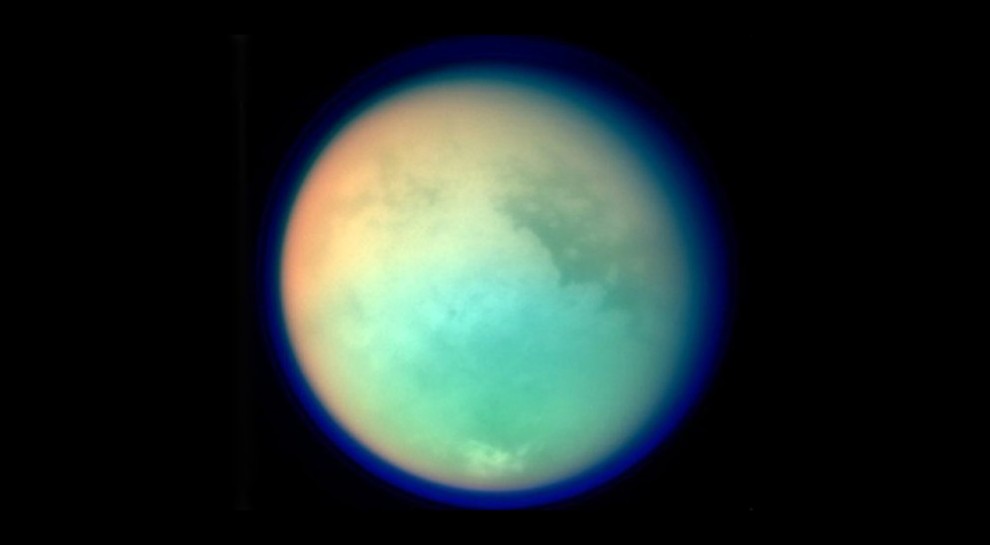 Ученые: через 100 лет на Титане можно будет открыть добычу метана