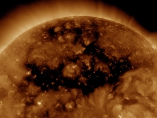 Ученые смогли объяснить тепловую тайну Солнца