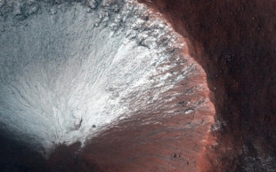 Под поверхностью Красной планеты найдены залежи льда