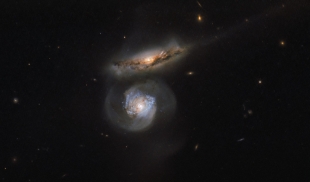 «Хаббл» заснял зрелищную пару галактик