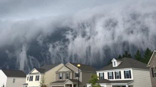 Американцы напуганы появившимися в небе облаками-цунами