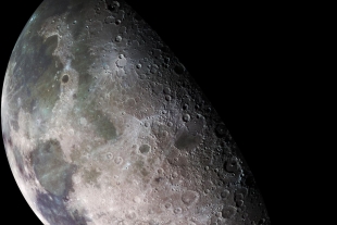 Уфологи нашли новые доказательства заселенности Луны пришельцами