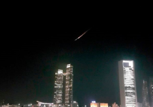 Видео: пылающий объект был замечен в небе над ОАЭ