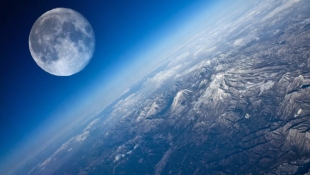 НАСА: ученые готовы изменить классификацию Луны и превратить ее в планету