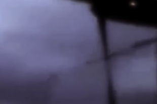 В США во время грозы сняли на видео НЛО